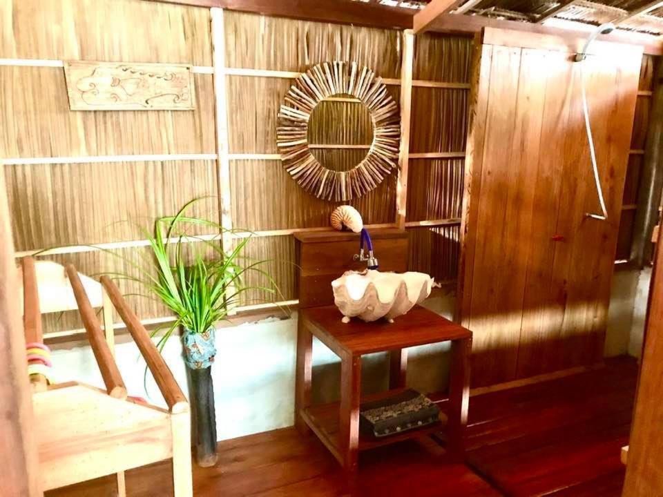 Tabari Dive Lodge Pulau Mansuar Eksteriør billede