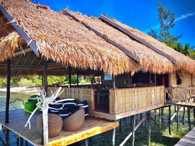 Tabari Dive Lodge Pulau Mansuar Eksteriør billede